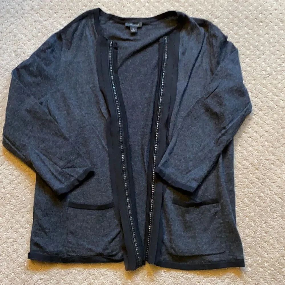 Ann Taylor cardigan sweater. Size Medium. Good condition